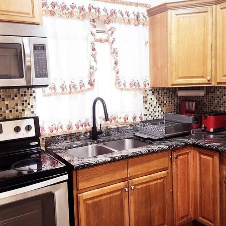 Central Upscale New Kingston Apt With Pool Esterno foto