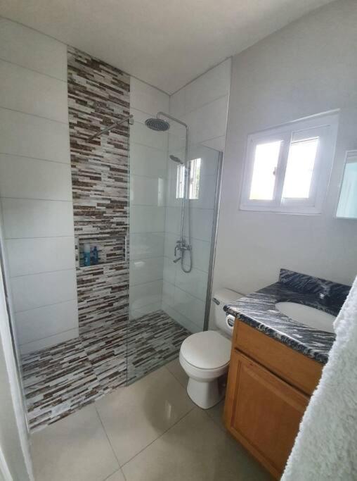 Central Upscale New Kingston Apt With Pool Esterno foto